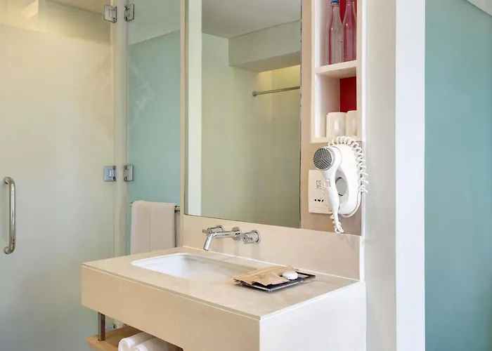Mercure Bali Hotel 4*